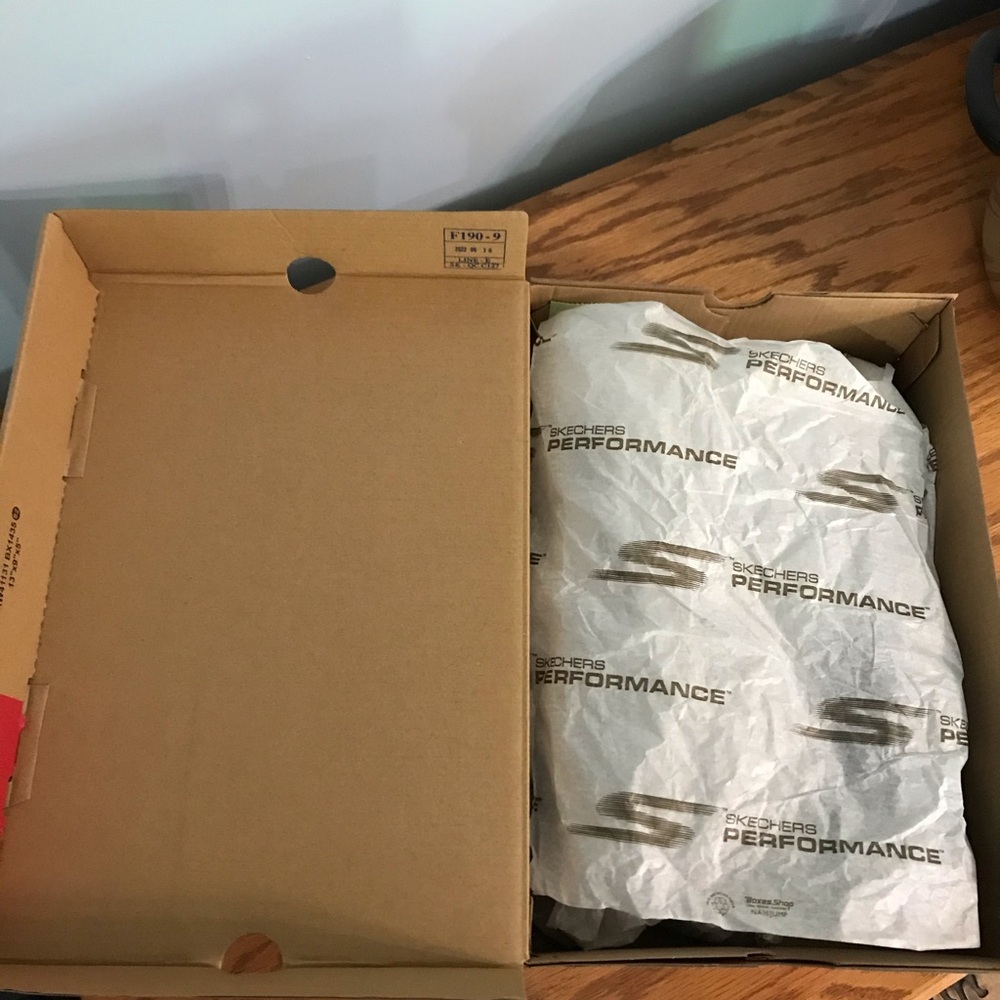 SOLD!!    Women’s Blue Skechers Go Run Consistent Size 11 - Picture 13 of 14